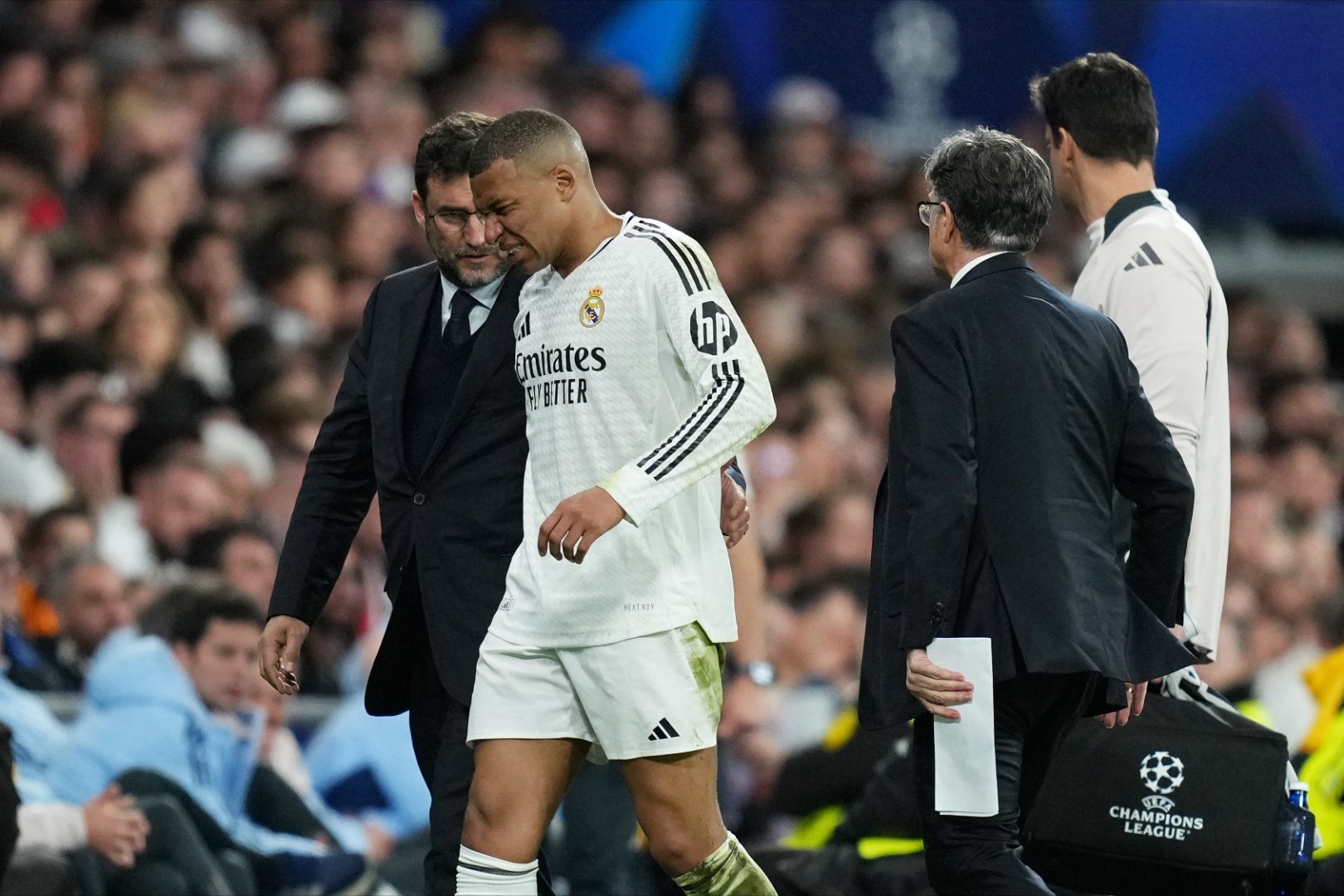 关于姆巴佩连续十五场比赛得分超过势不可挡，FPX挑战极限！的信息